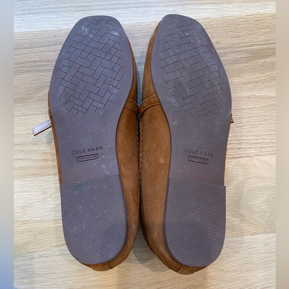 cole haan suede brown flats - Picture 3 of 3